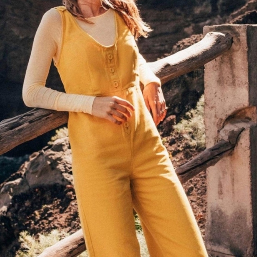 Urban Outfitters Mustard Denim Wide Leg Jumpsuit / Overalls Size Medium